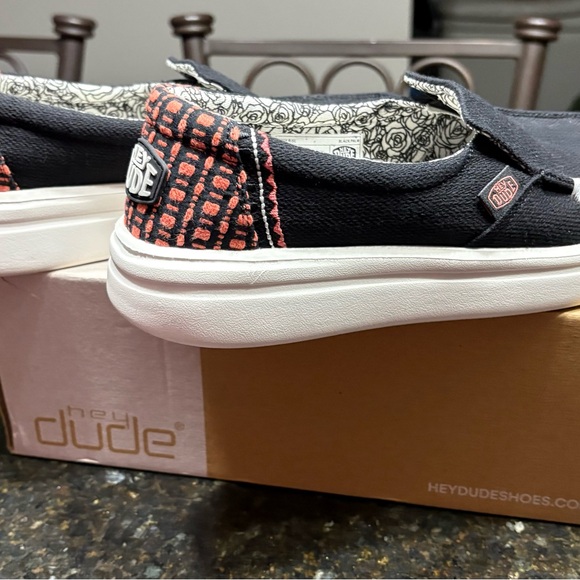 Hey Dude Misty Rise Black Palm - Picture 4 of 4